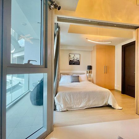 Uptown Parksuites Bgc Taguig Esterno foto