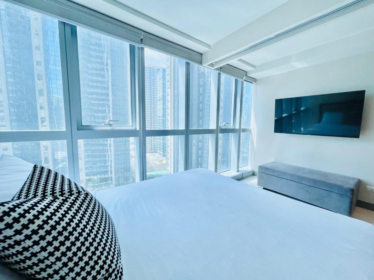 Uptown Parksuites Bgc Taguig Esterno foto