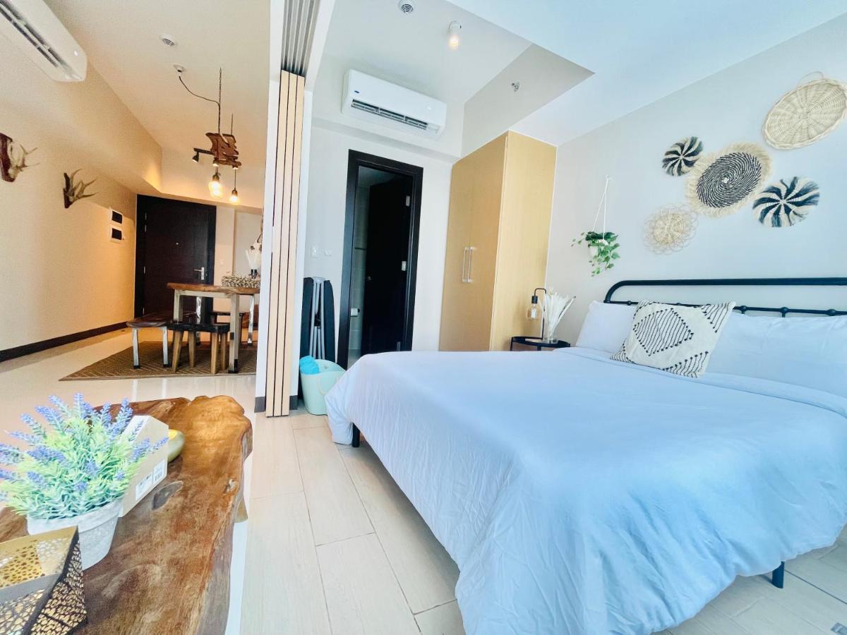 Uptown Parksuites Bgc Taguig Esterno foto