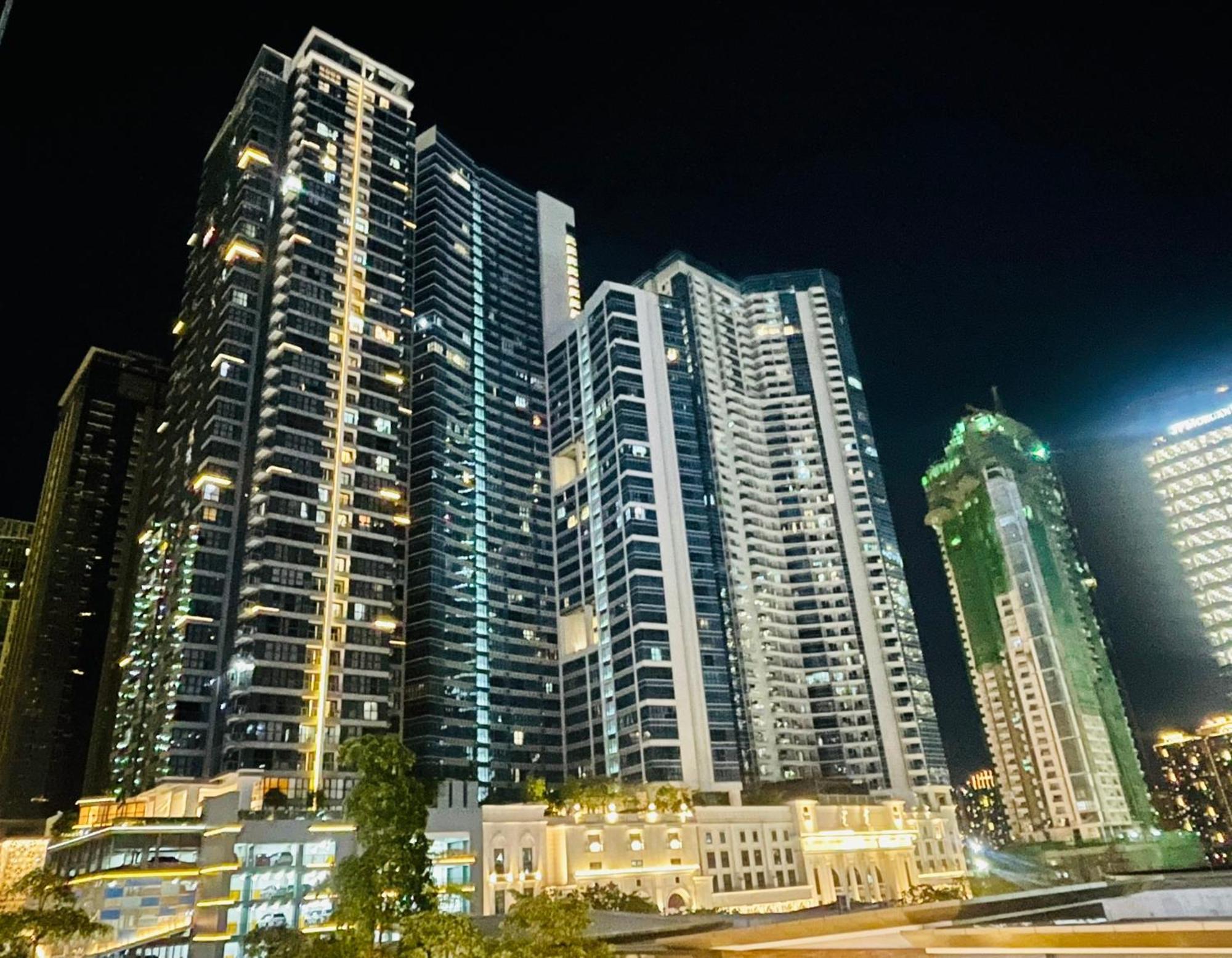 Uptown Parksuites Bgc Taguig Esterno foto