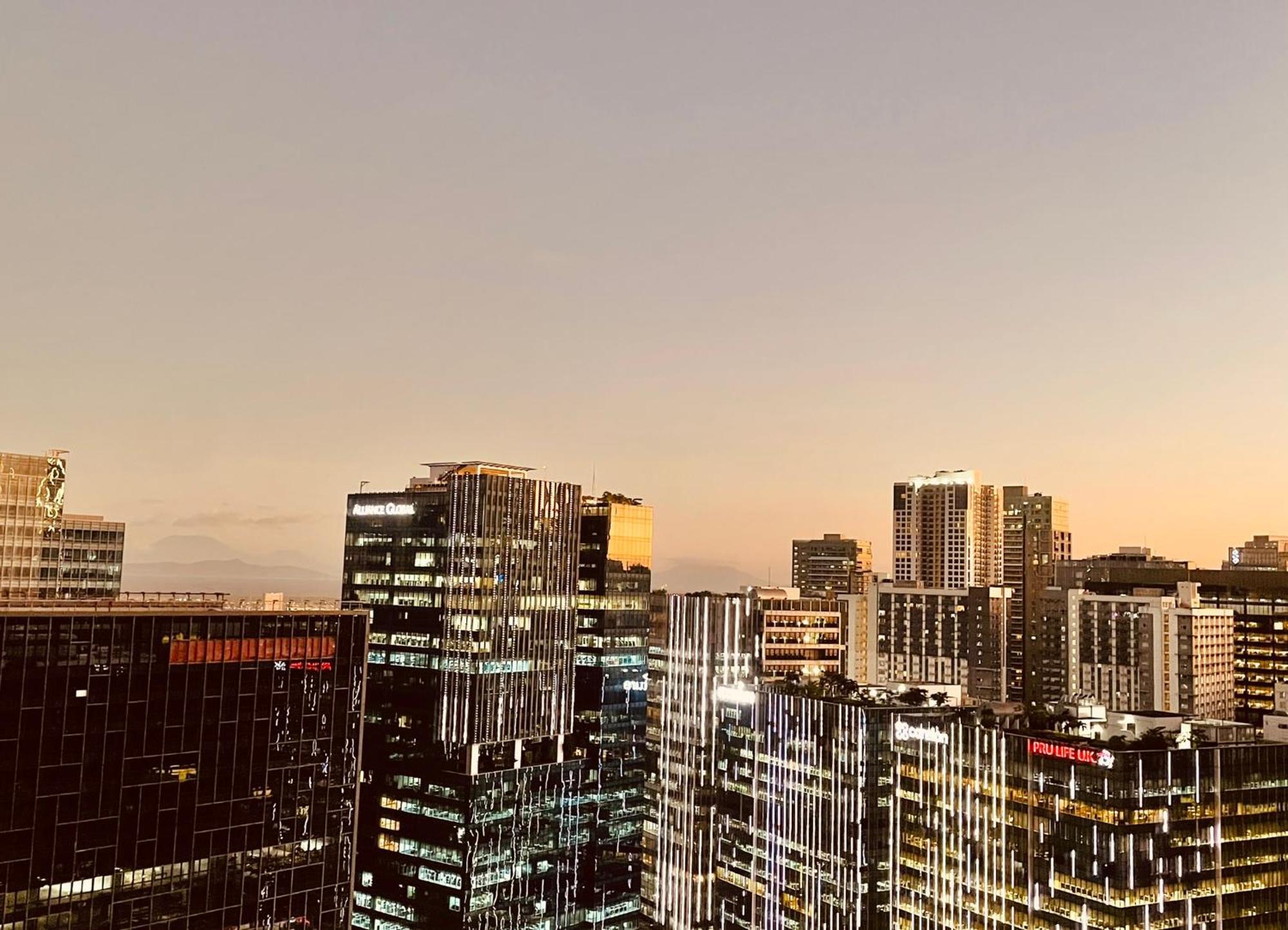 Uptown Parksuites Bgc Taguig Esterno foto