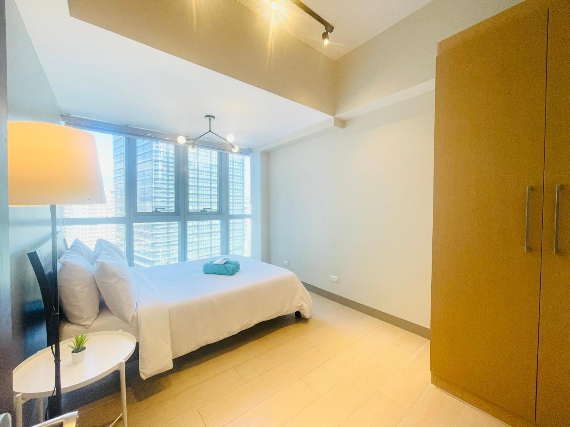 Uptown Parksuites Bgc Taguig Esterno foto