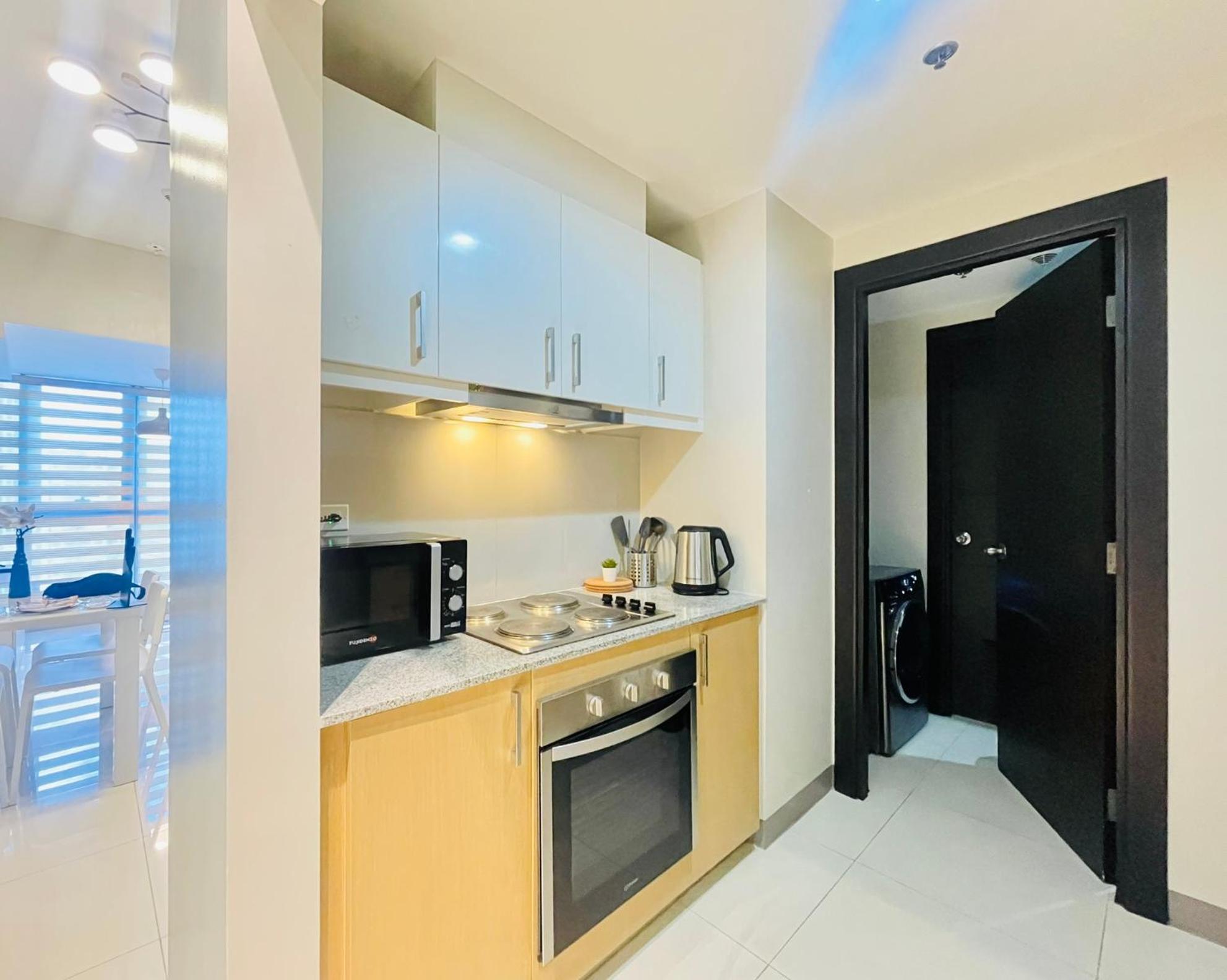 Uptown Parksuites Bgc Taguig Esterno foto