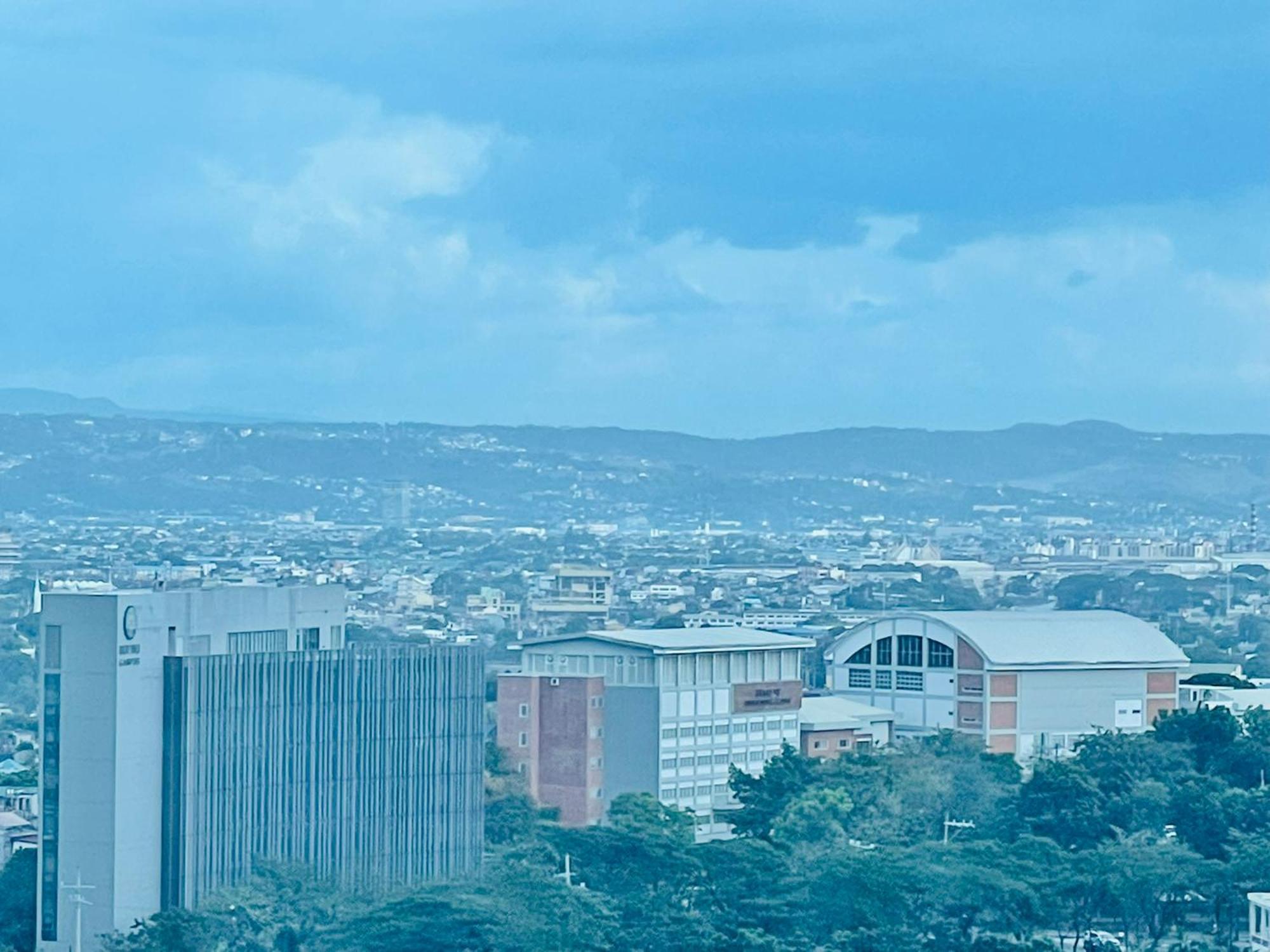 Uptown Parksuites Bgc Taguig Esterno foto