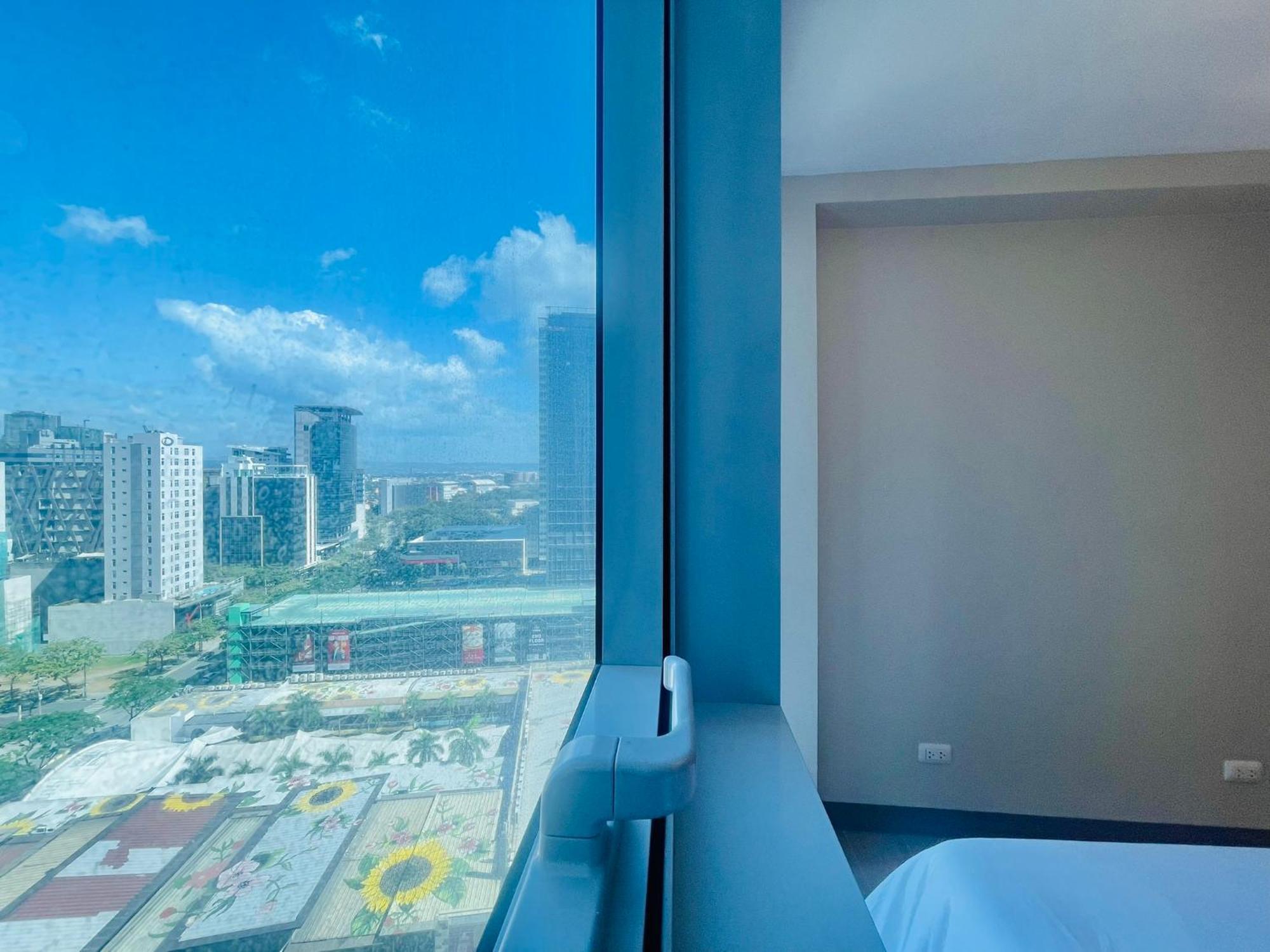 Uptown Parksuites Bgc Taguig Esterno foto