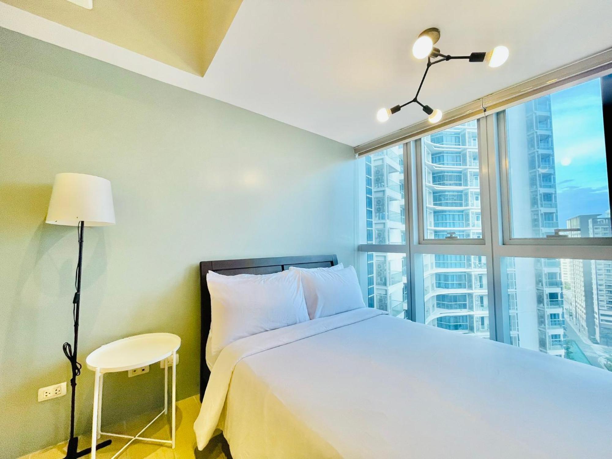 Uptown Parksuites Bgc Taguig Esterno foto