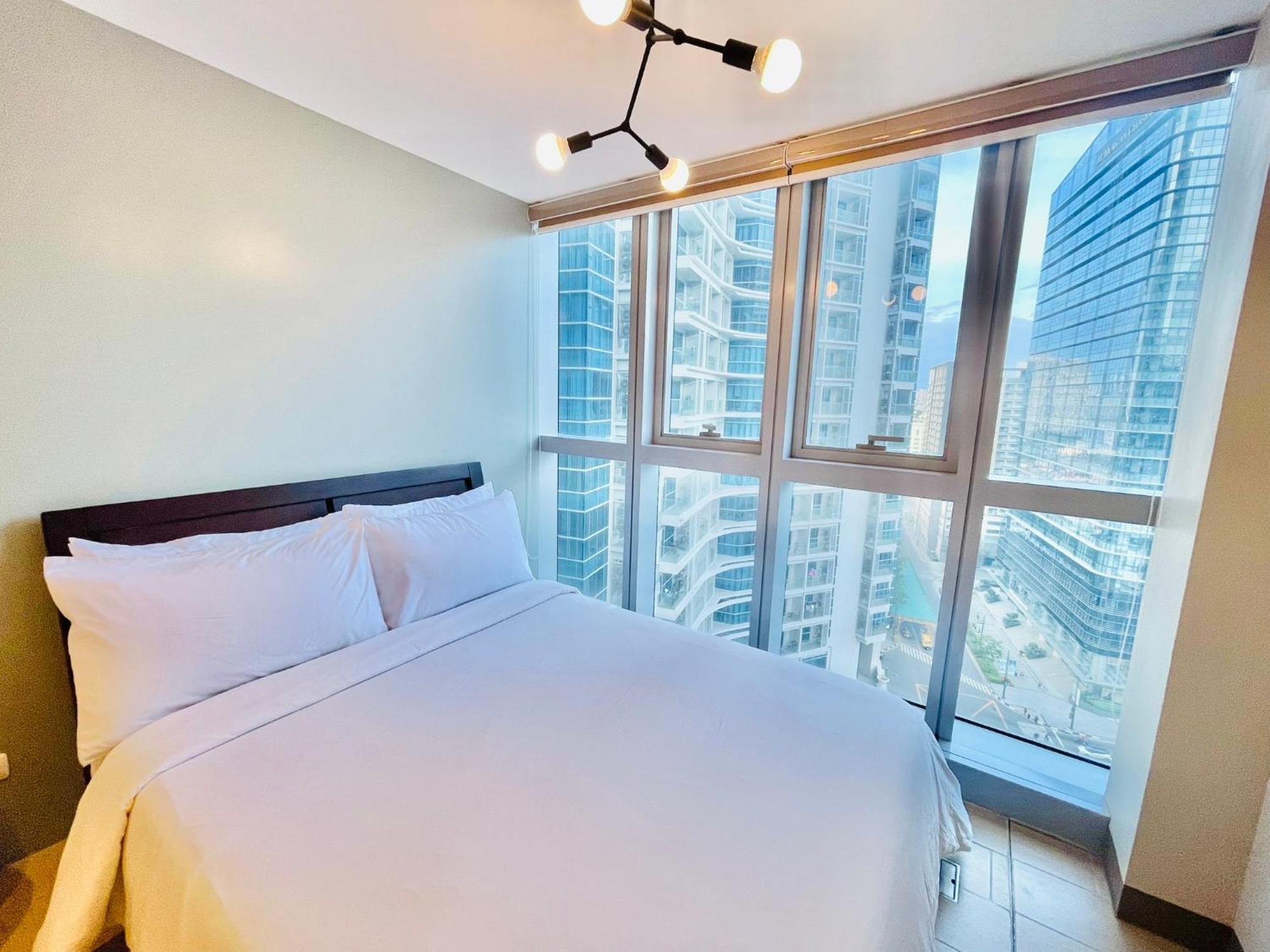 Uptown Parksuites Bgc Taguig Esterno foto