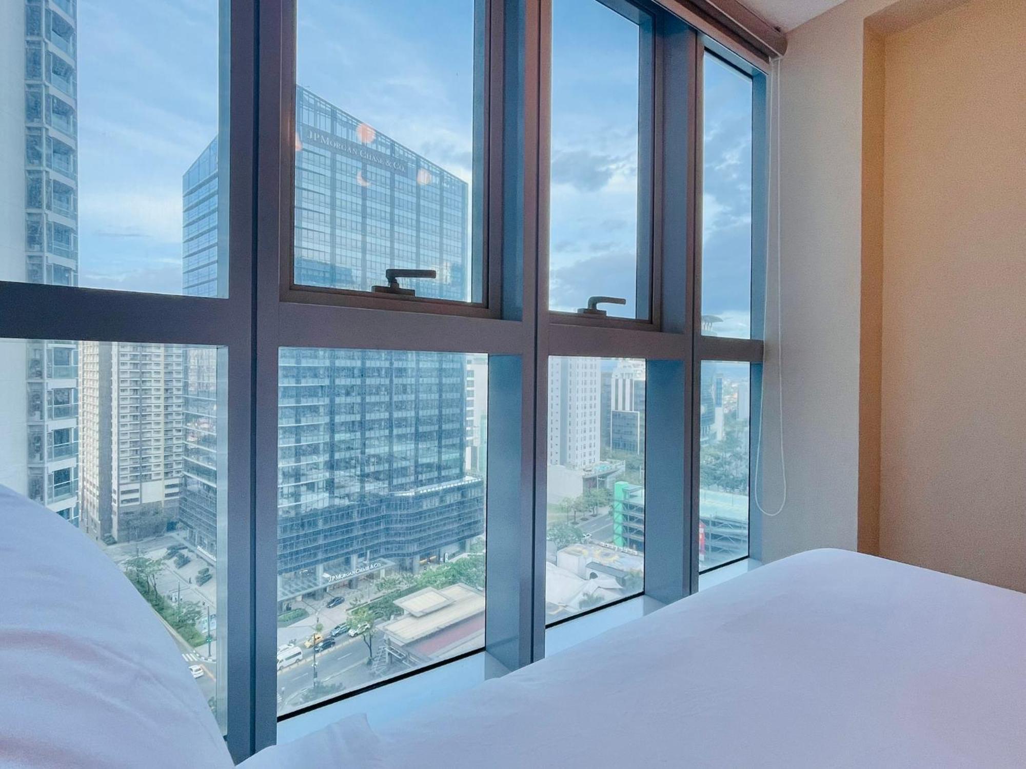 Uptown Parksuites Bgc Taguig Esterno foto