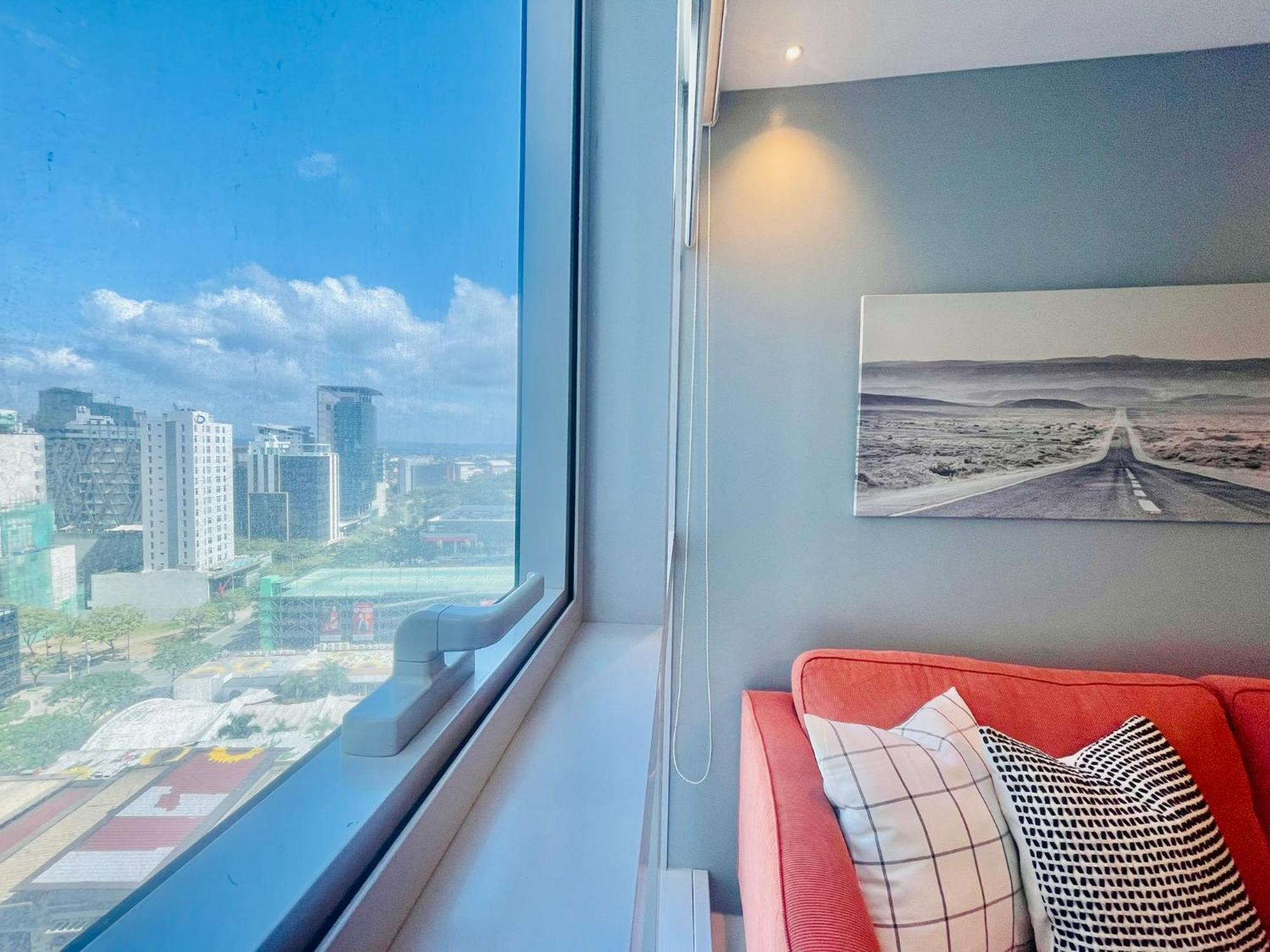 Uptown Parksuites Bgc Taguig Esterno foto