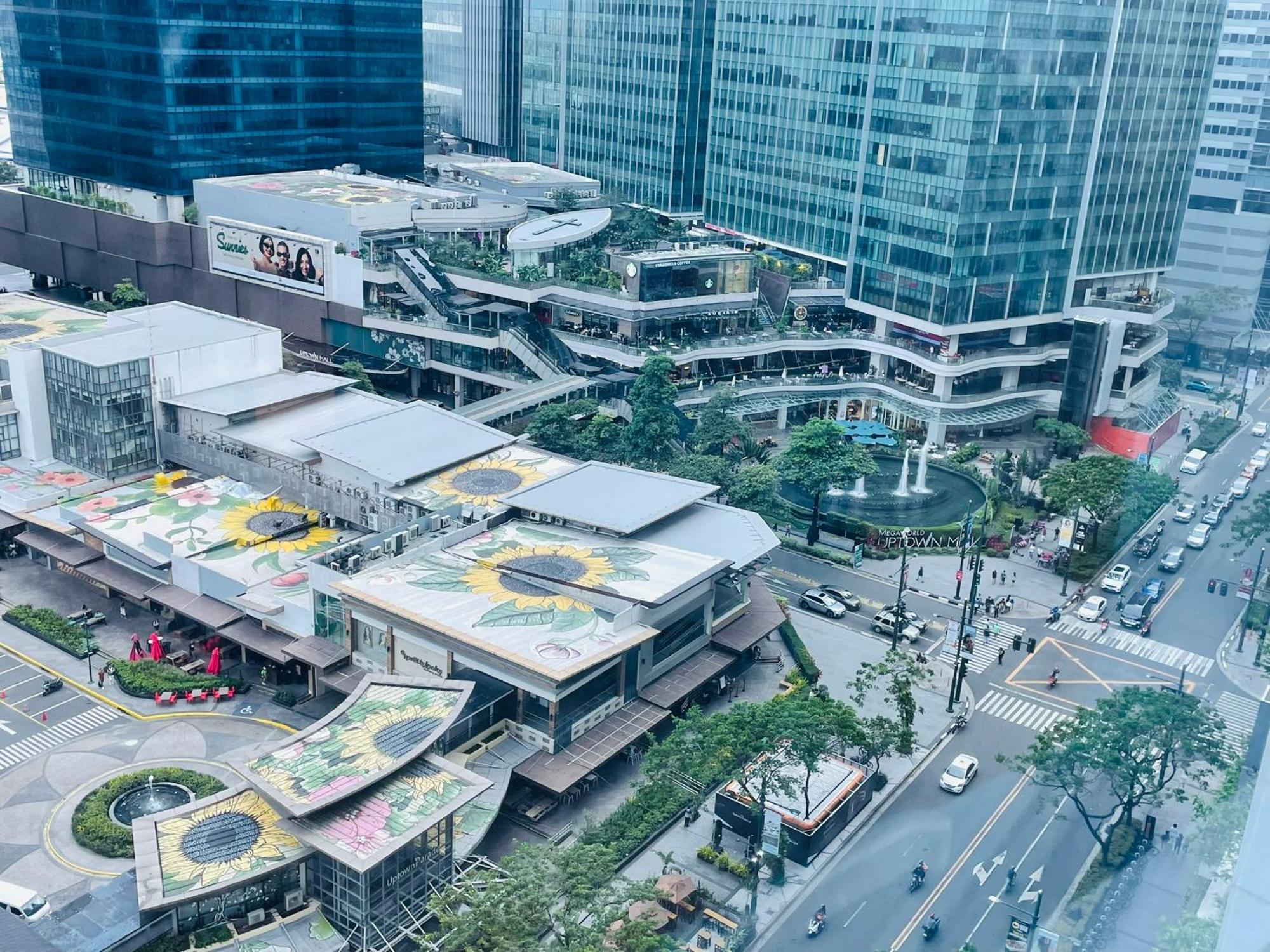 Uptown Parksuites Bgc Taguig Esterno foto