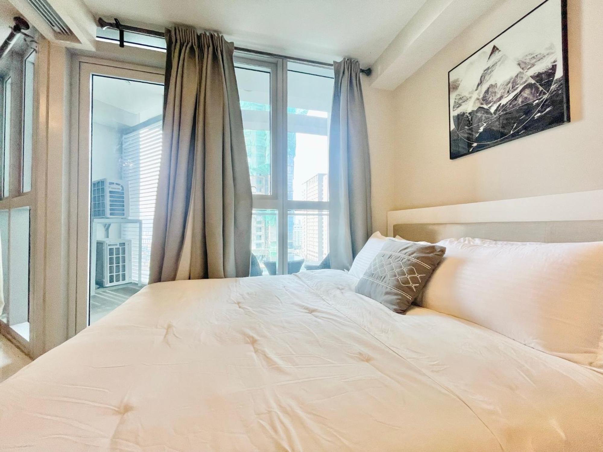 Uptown Parksuites Bgc Taguig Esterno foto