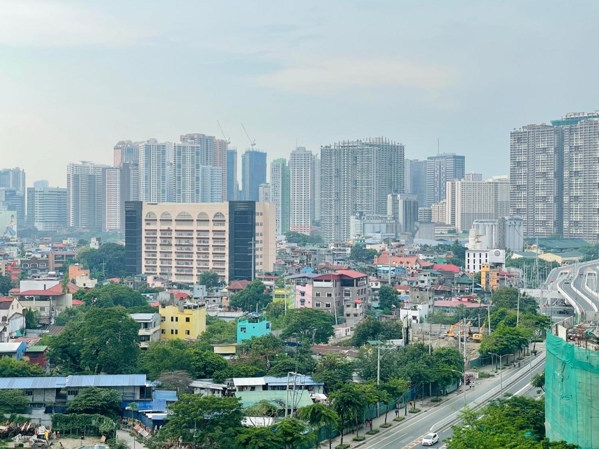 Uptown Parksuites Bgc Taguig Esterno foto