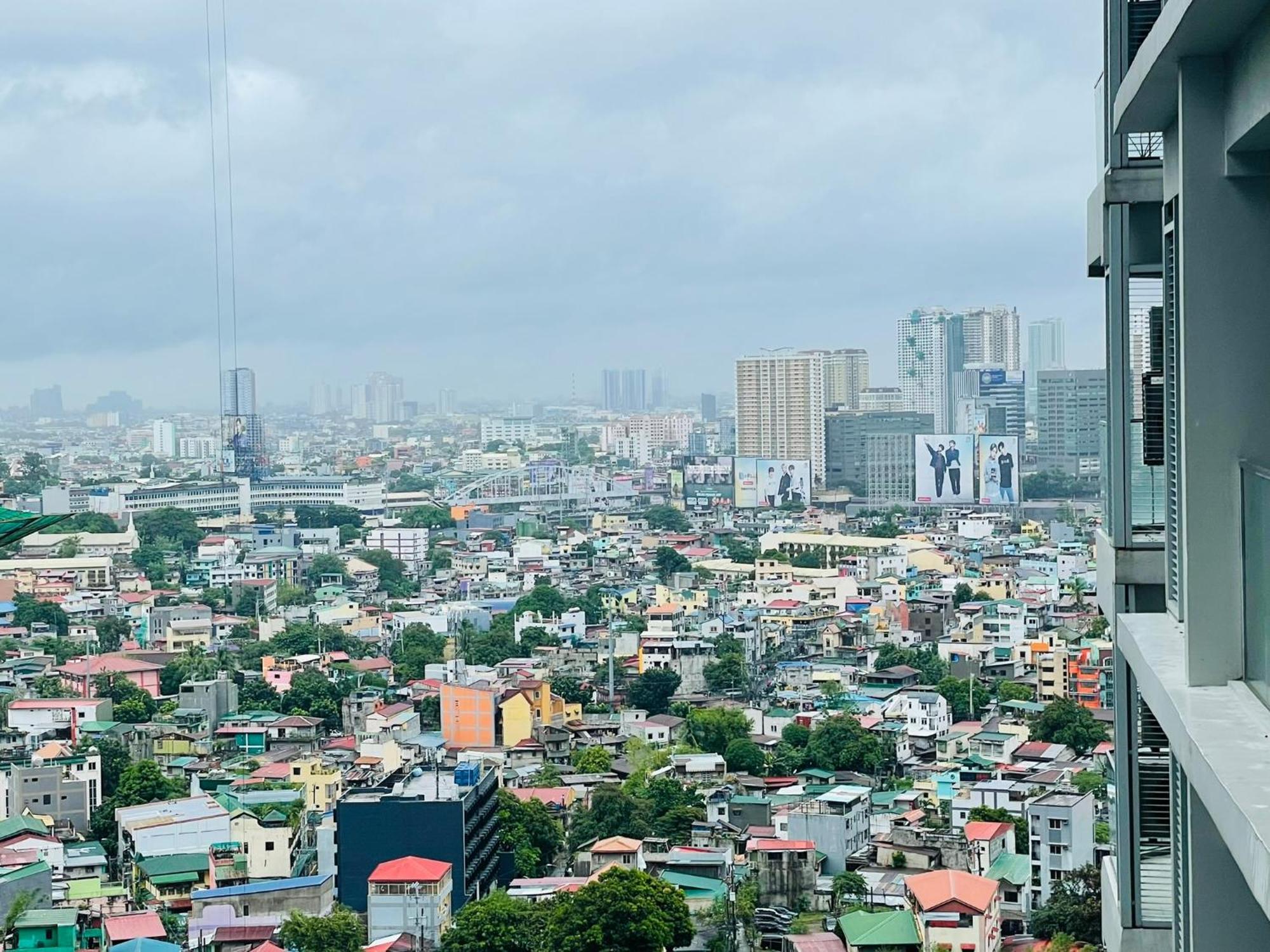 Uptown Parksuites Bgc Taguig Esterno foto